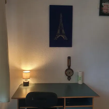 Ideal Pour 2 Personnes, Proche Commerces Et Centre-ville *