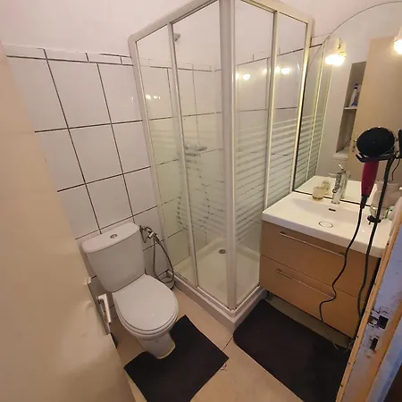 Ideal Pour 2 Personnes, Proche Commerces Et Centre-ville Apartment Brest